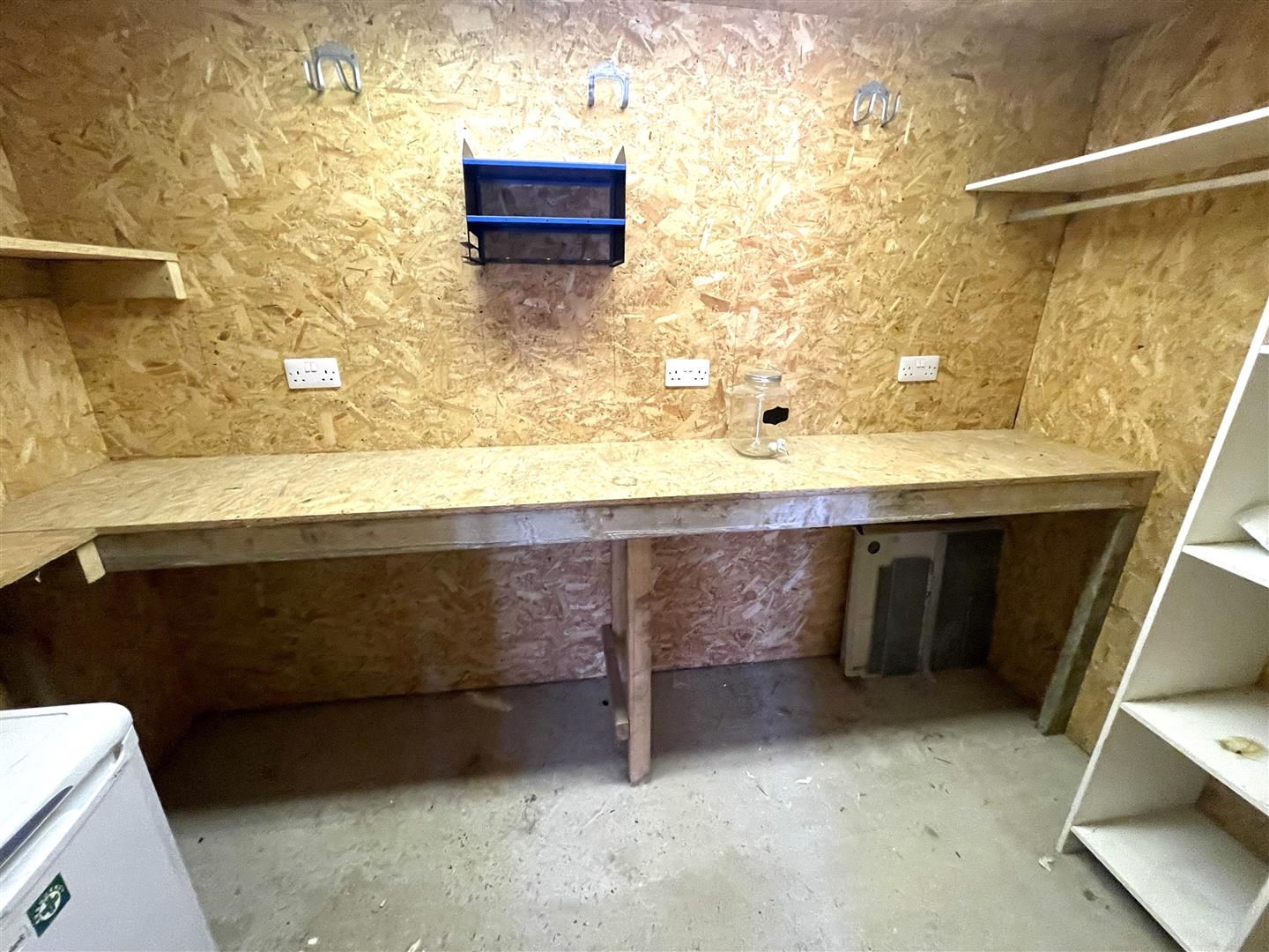 Brynllwchwr Road, Loughor, Swansea, SA4 6SQ